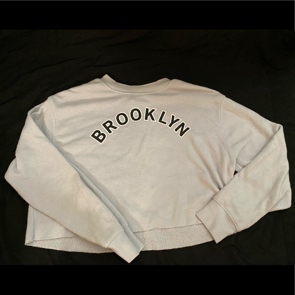 Forever 21 crop sweater - Picture 2 of 11
